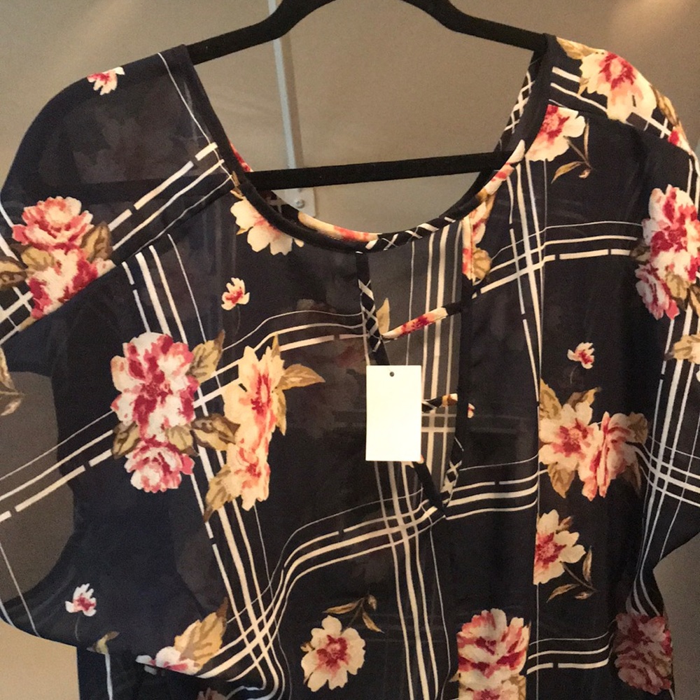 Short sleeve floral print blouse